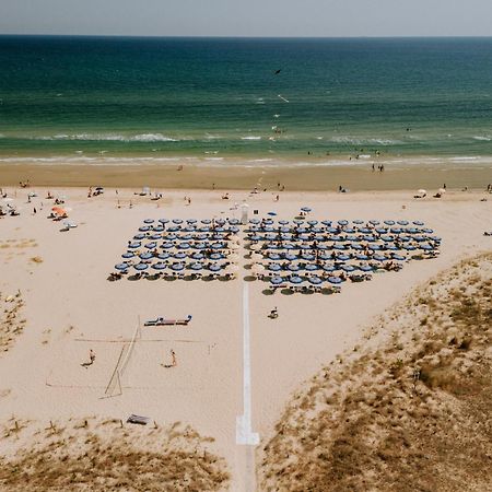 Hotel Holiday Vasto Buitenkant foto